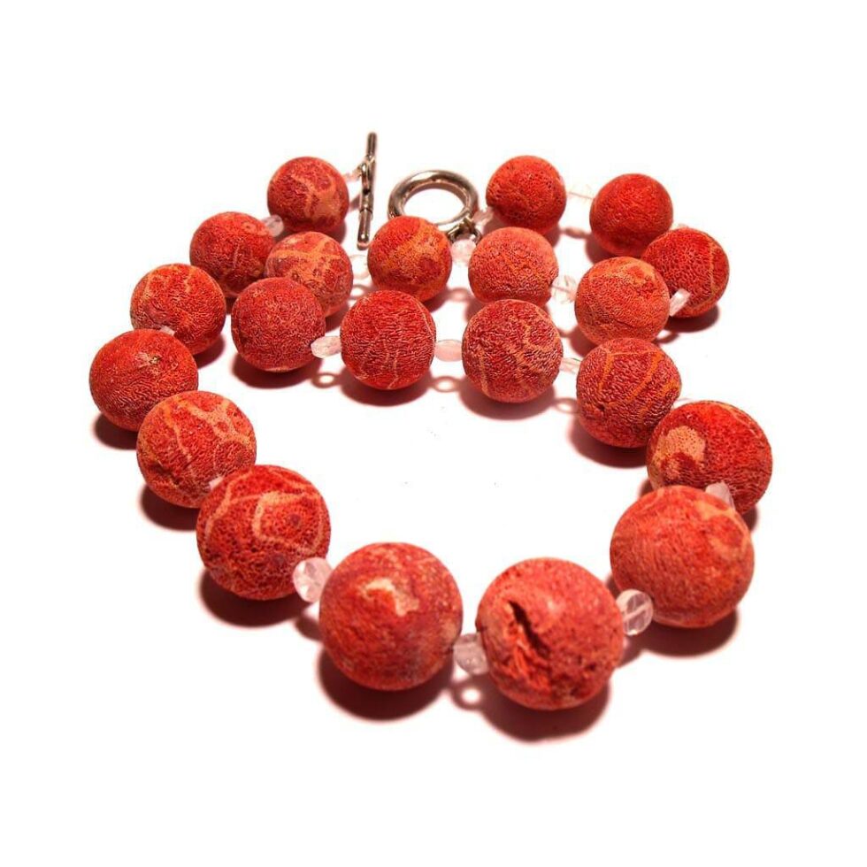Necklace with sponge coral and moonstone