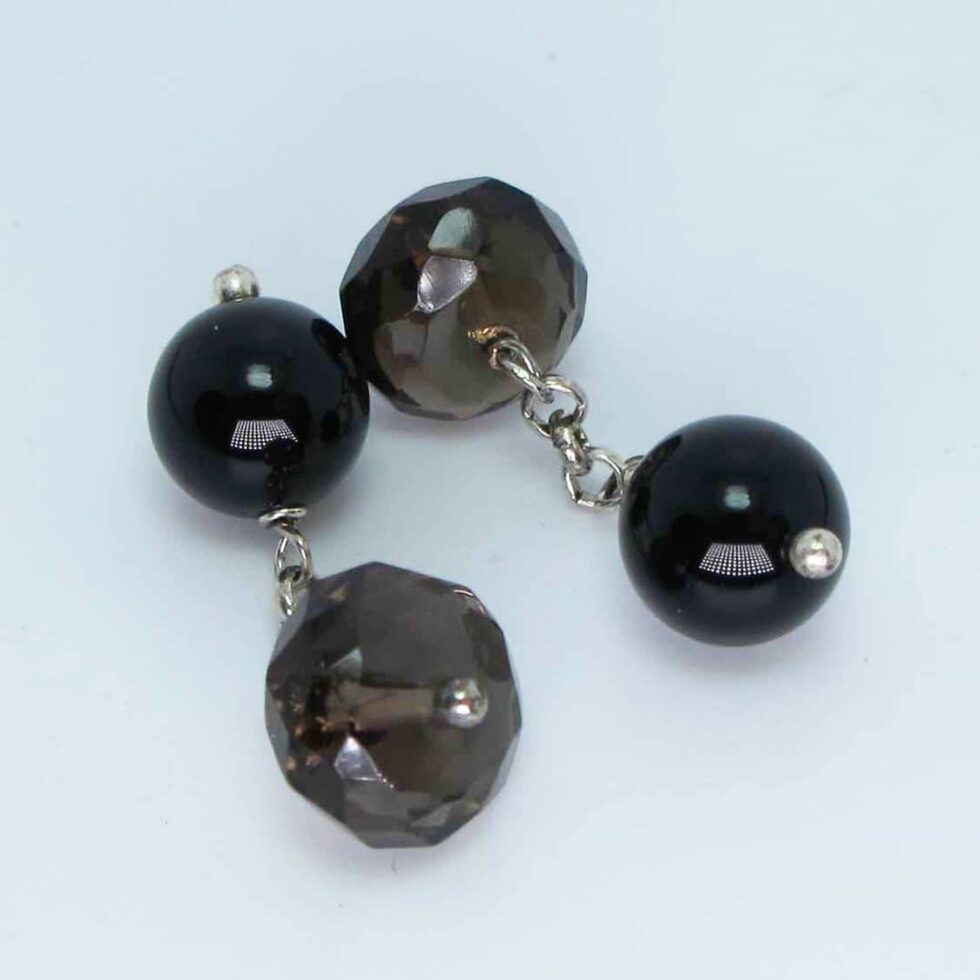 Cufflinks with onyx and smoky quartz