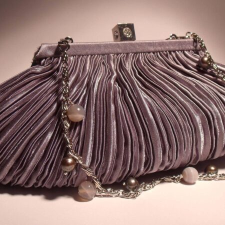 Gray satin clutch with pleated pattern with chain and gray pearls and agate