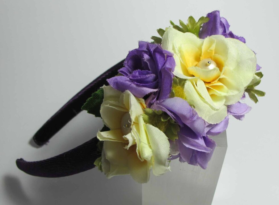 Headband in purple satin with silk flower and freshwater pearls