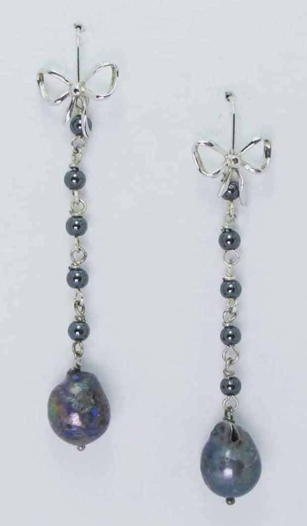 Silver earrings with grey pearls and hematite