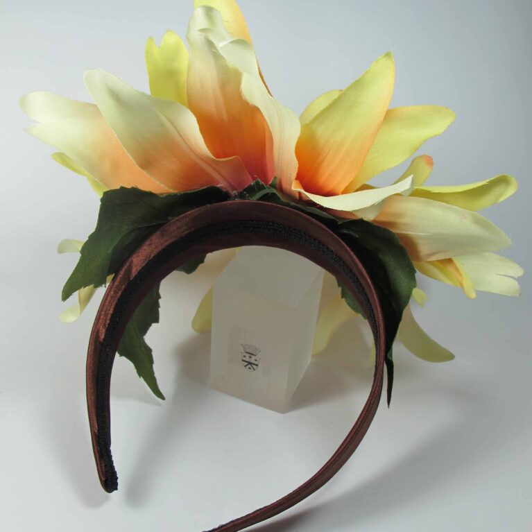Satin headband in brown satin with silk flower and pearl