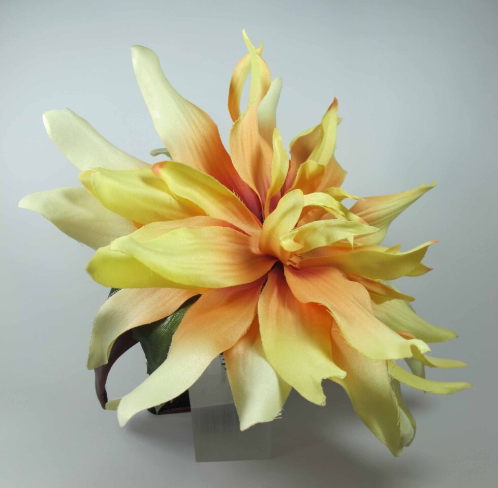 Satin headband in brown satin with silk flower and pearl