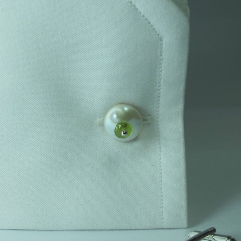 Cufflinks with pearls and peridot