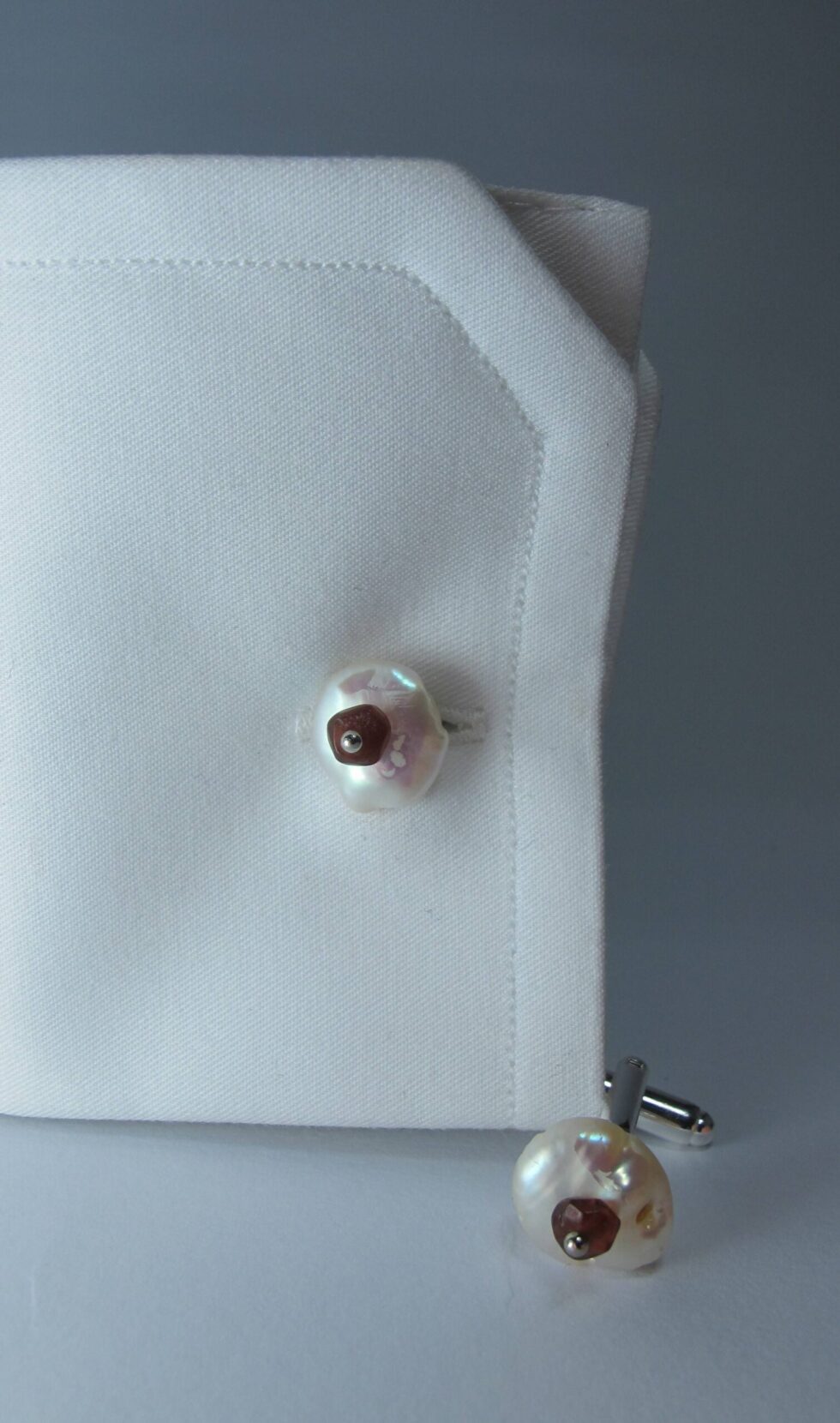 Cufflinks with pearls and garnet