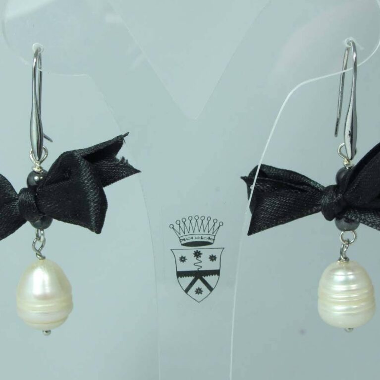 Earrings with pearls, hematite and ribbon