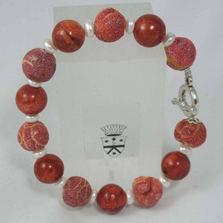 Bracelet with madrepora and pearls
