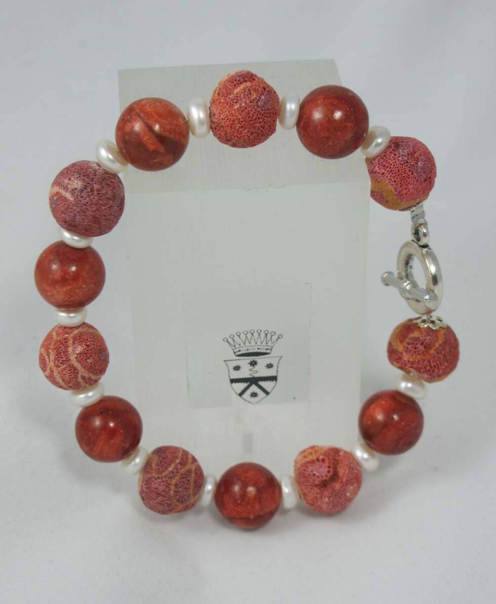 Bracelet with madrepora and pearls
