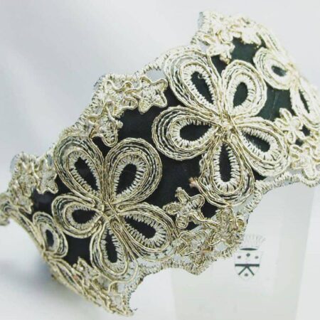 Headband in green satin with gold lace