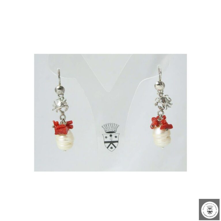 Orecchini in argento con perle e corallo