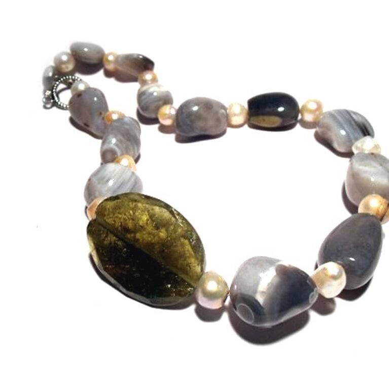 Necklace with pearls, chalcedony and peridot