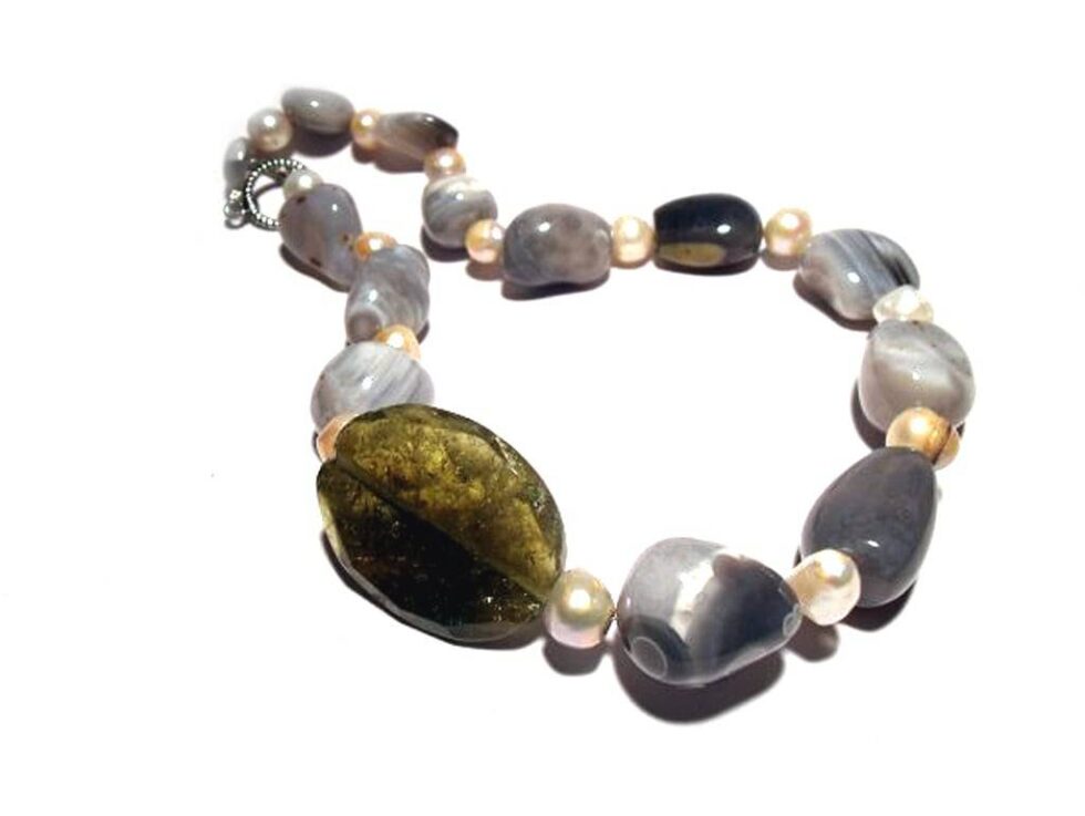 Necklace with pearls, chalcedony and peridot