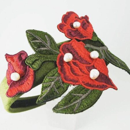 Headband in green velvet with lace and pearls