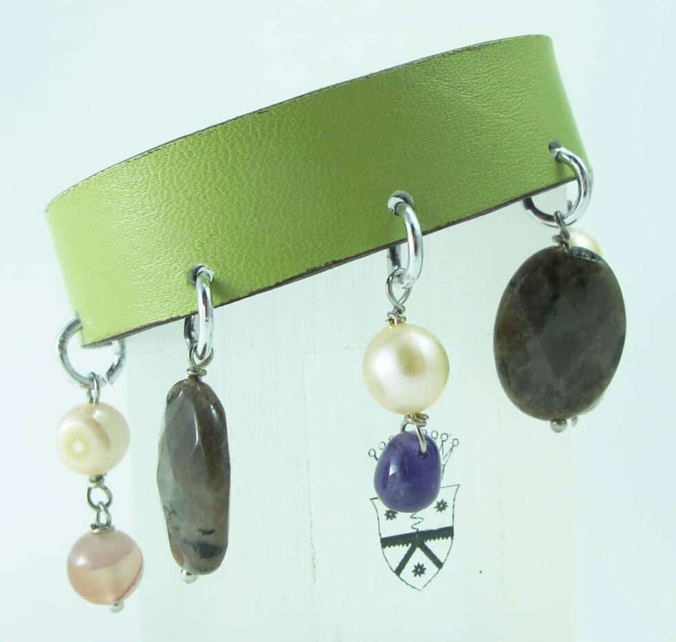 Leather choker and bracelet with pearls, amethyst, labradorite, agate and serpentine