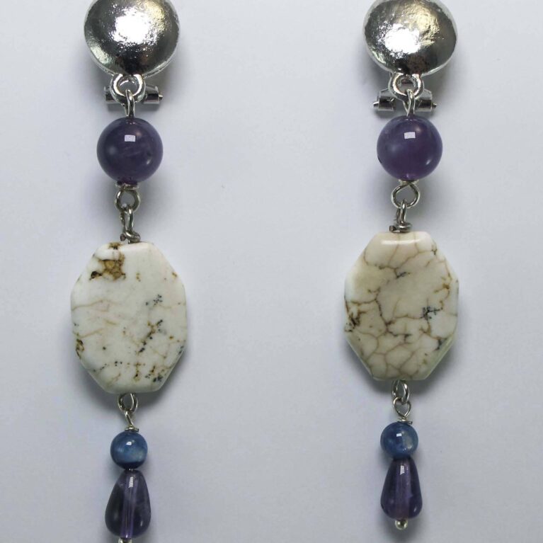 Earrings with howlite, amethyst and kyanite