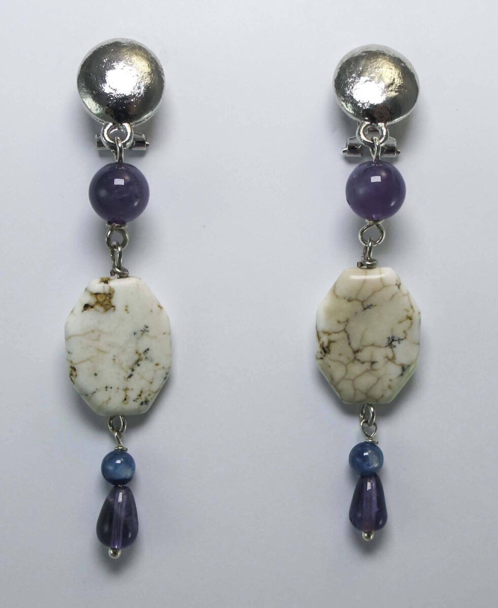 Earrings with howlite, amethyst and kyanite