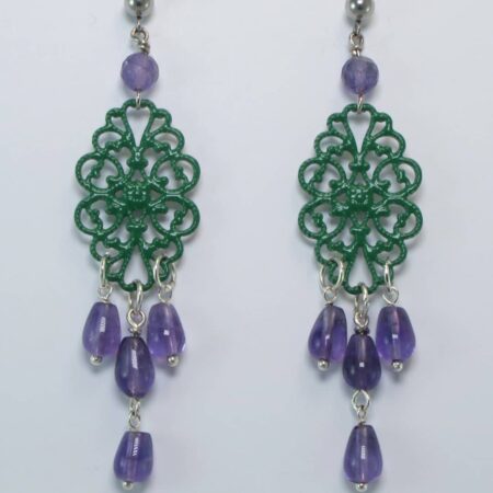 Earrings with filigree and amethyst
