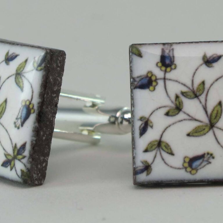 Cufflinks with enamelled lava lapilli