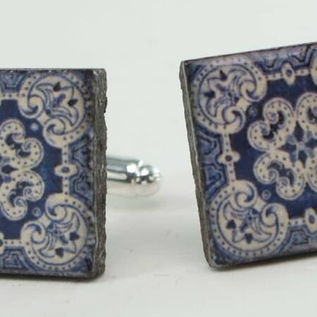 Cufflinks with enamelled lava lapilli