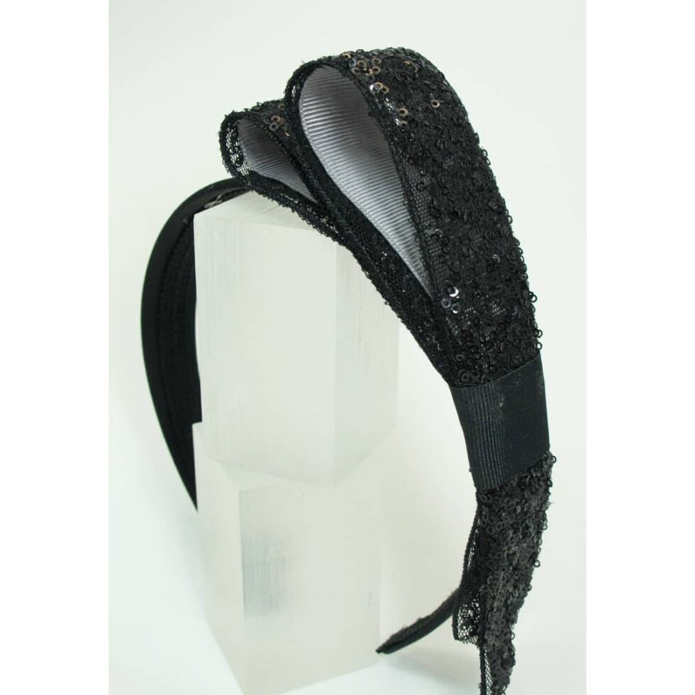 Headband in black satin with organza and paillettes