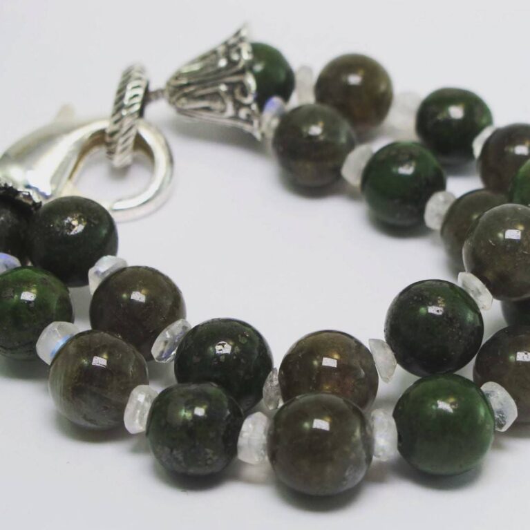 Bracelet with Africanana jade, labradorite and moonstone