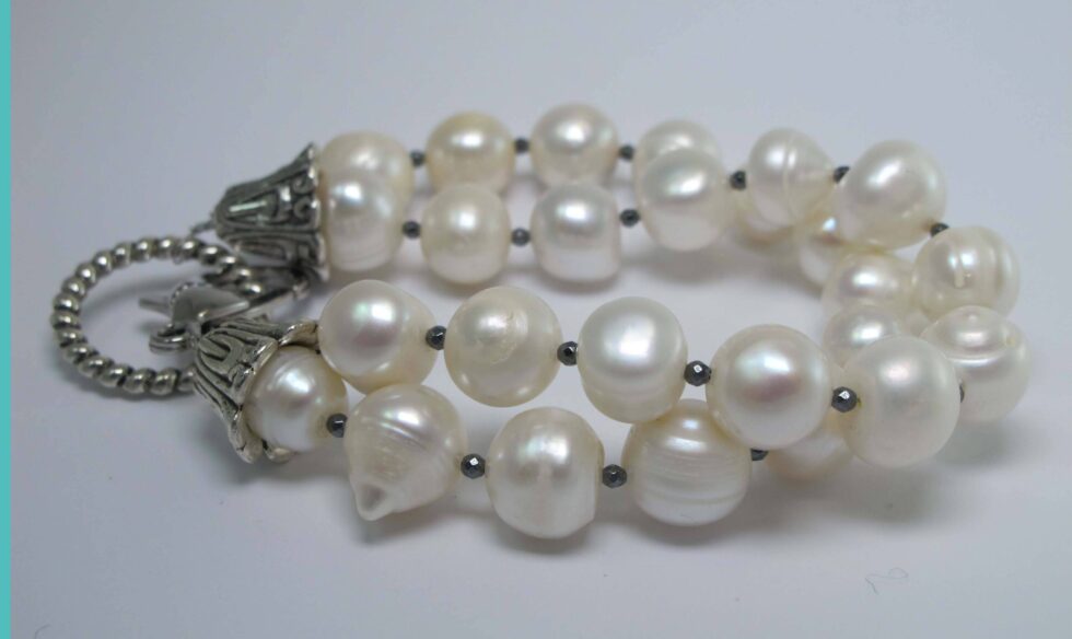 Bracelet with pearls and hematite