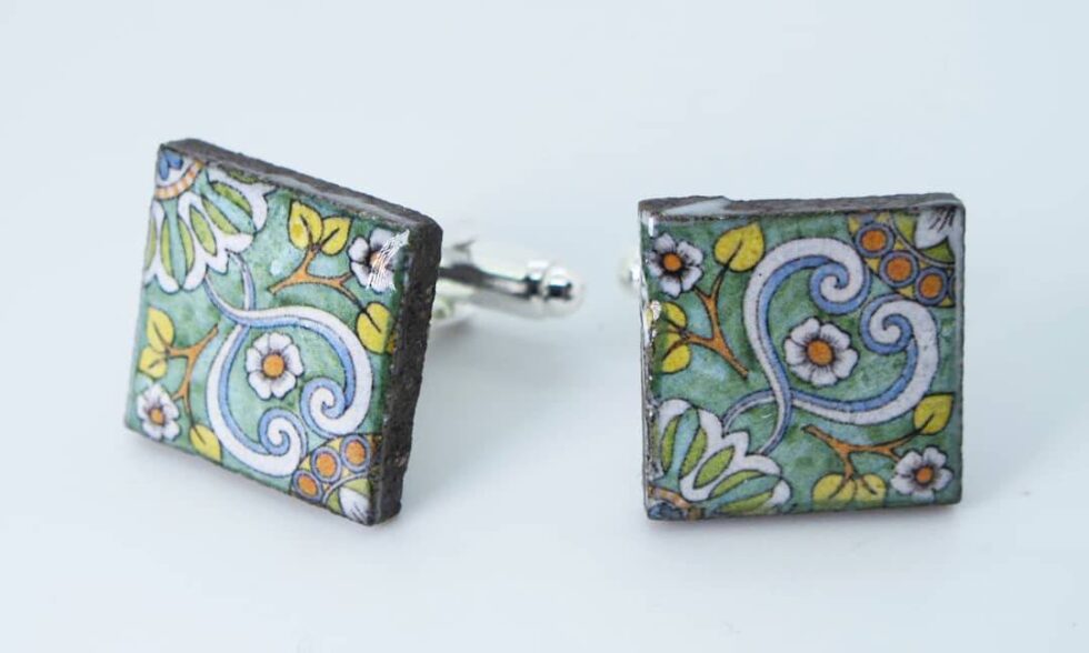 Cufflinks with enamelled lava lapilli (waves design)