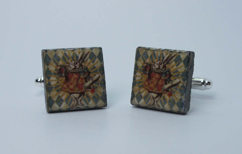 Cufflinks with enamelled lava lapilli (White Rabbit design)