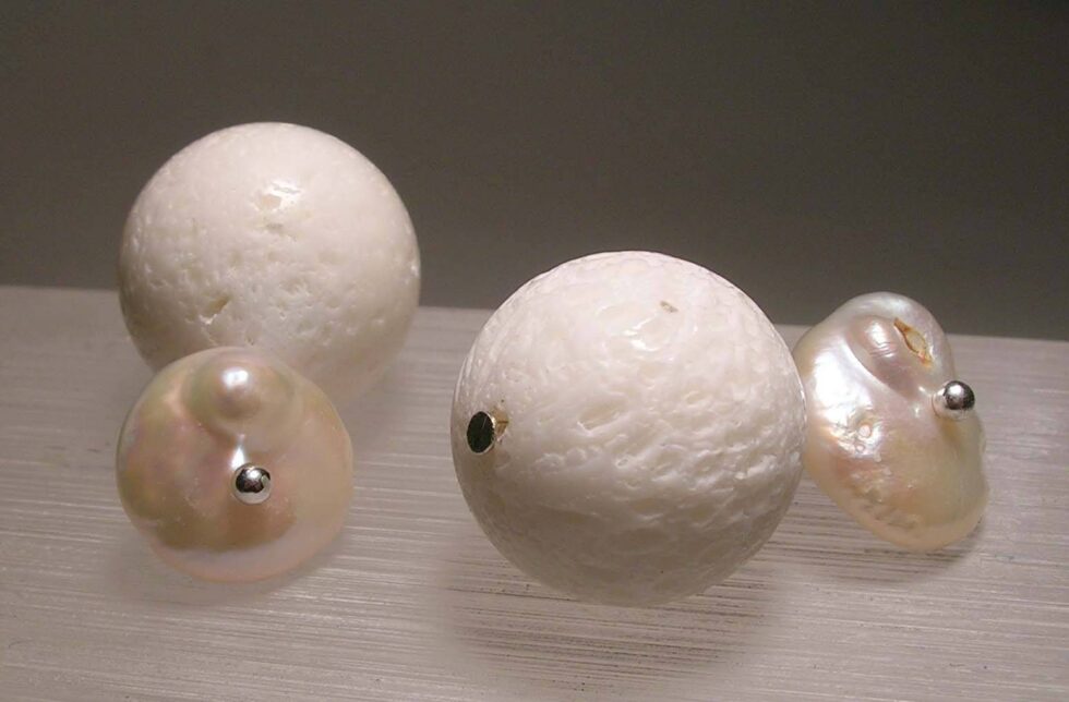 Cufflinks with madrepora and pearls