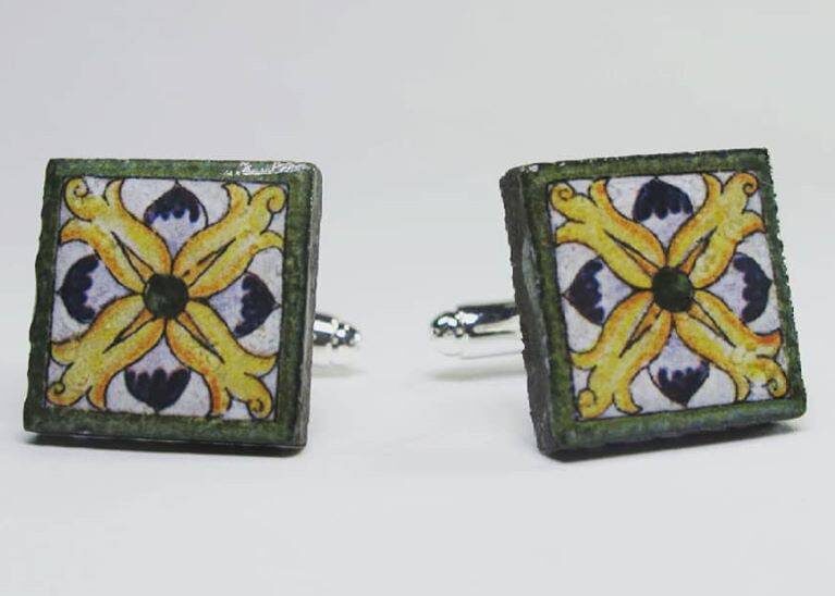 Square cufflinks with enamelled lava lapilli (lily design)
