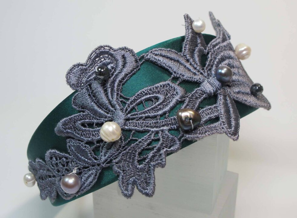 Headband in petrol green satin with grey lace and pearls