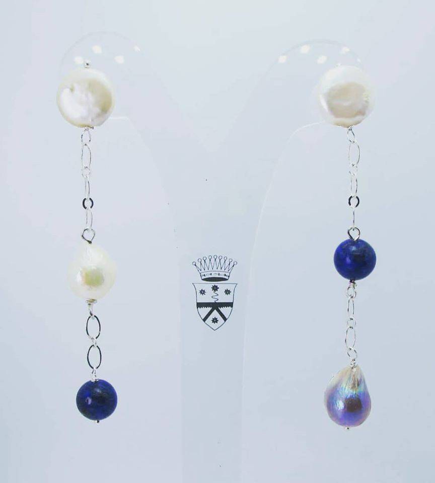 Earrings with baroque pearls, lapis lazuli and aluminium chain