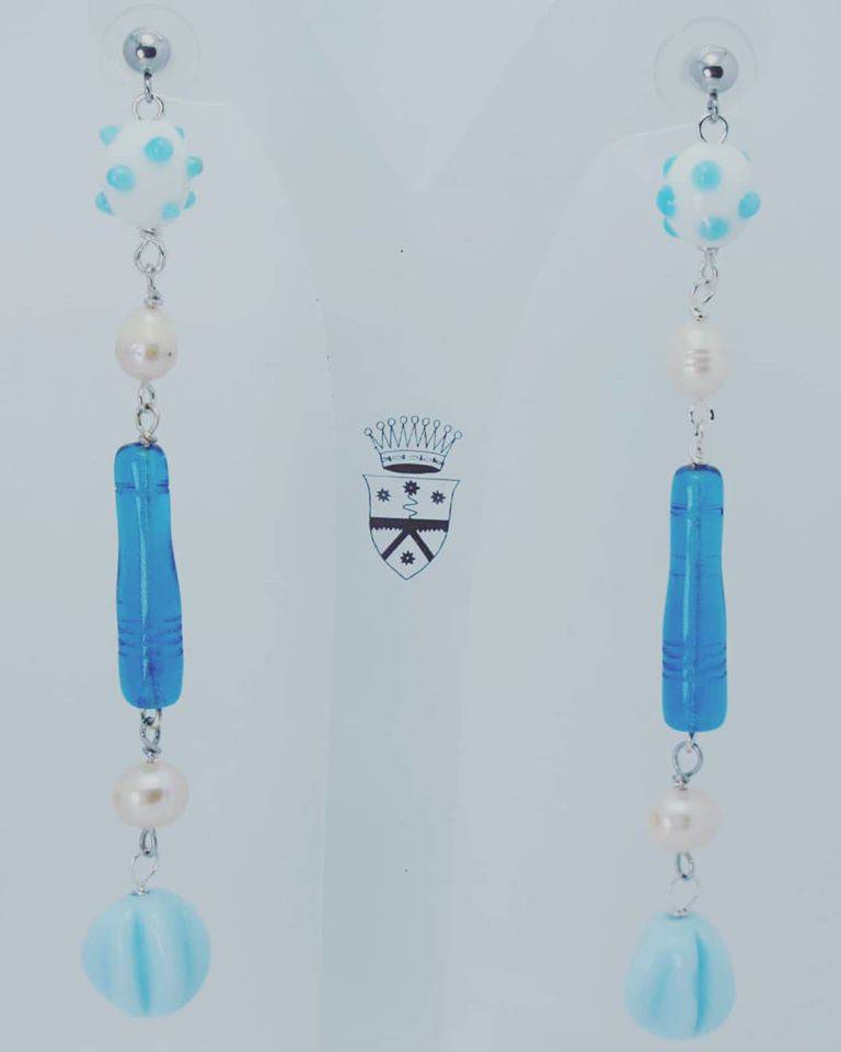 Earrings with pearls and blue bohemian glass