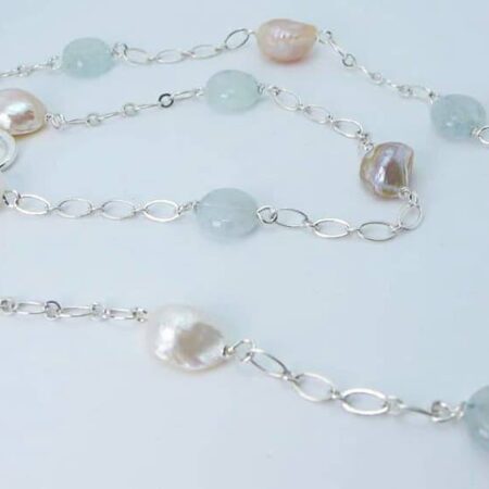 Necklace with baroque pearls and aquamarine