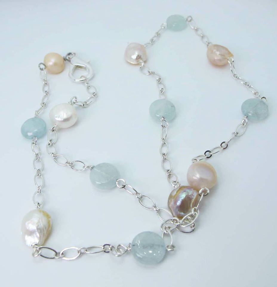 Necklace with baroque pearls and aquamarine
