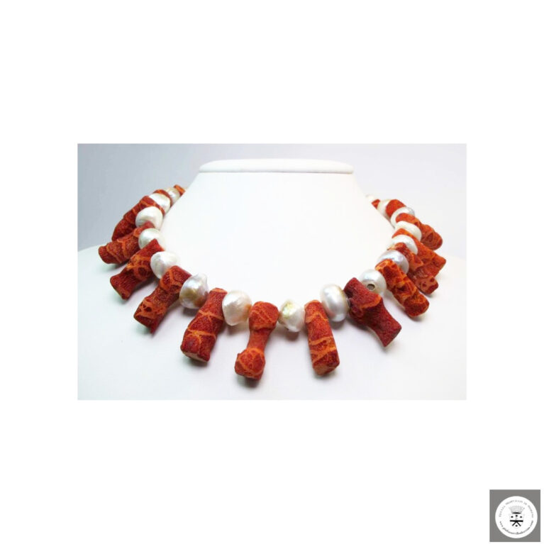 Collana con rami di madrepora e perle barocche