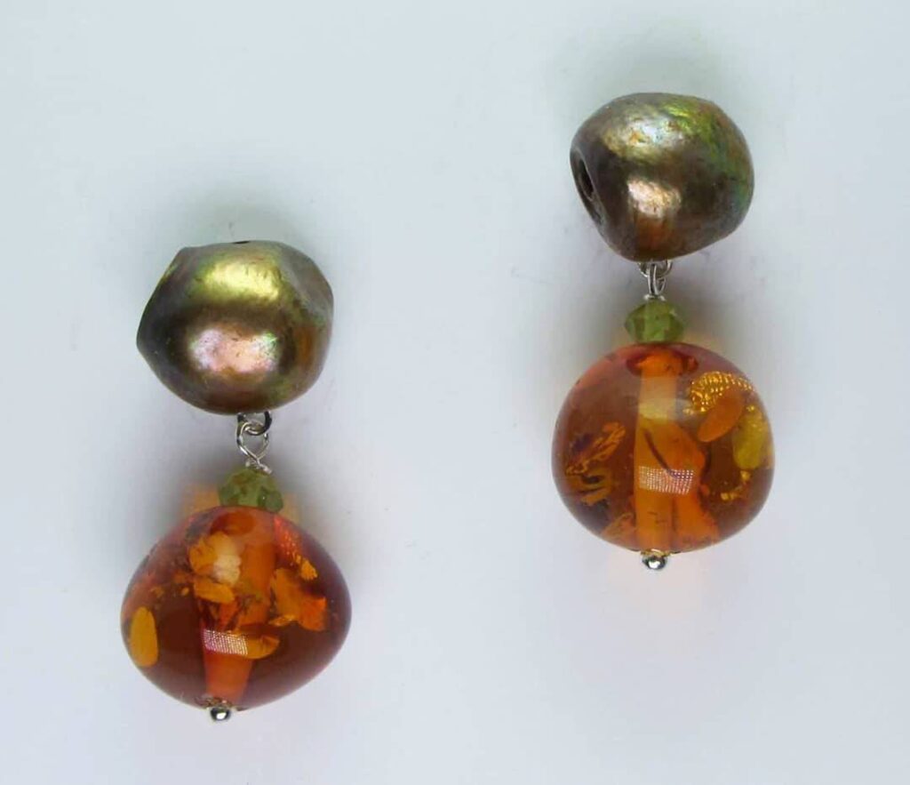 Earrings with brown pearls, amber and peridot