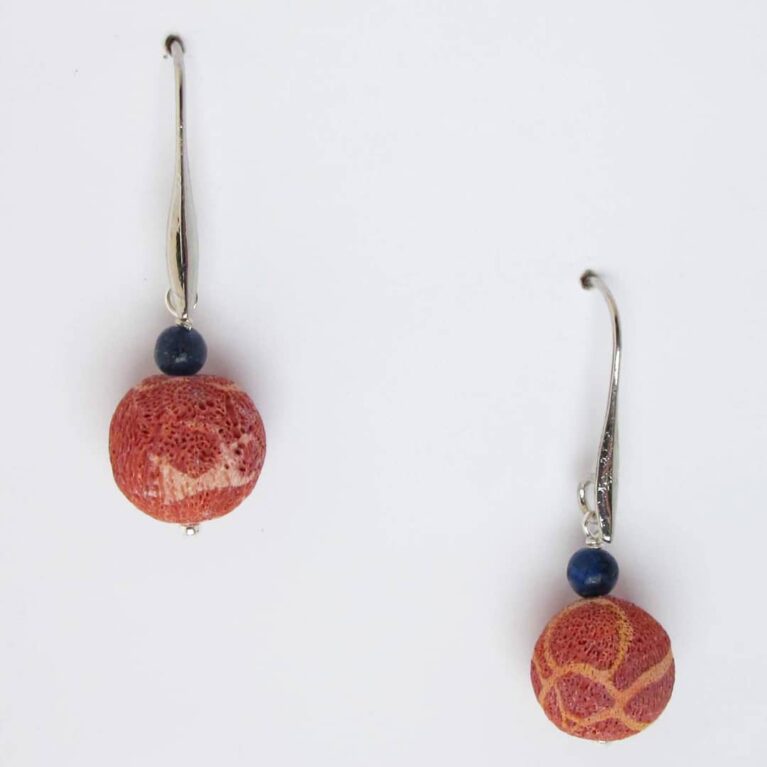 Earrings with madrepora and lapis lazuli