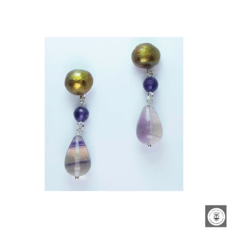Orecchini con perle barocche marroni, ametiste e fluorite