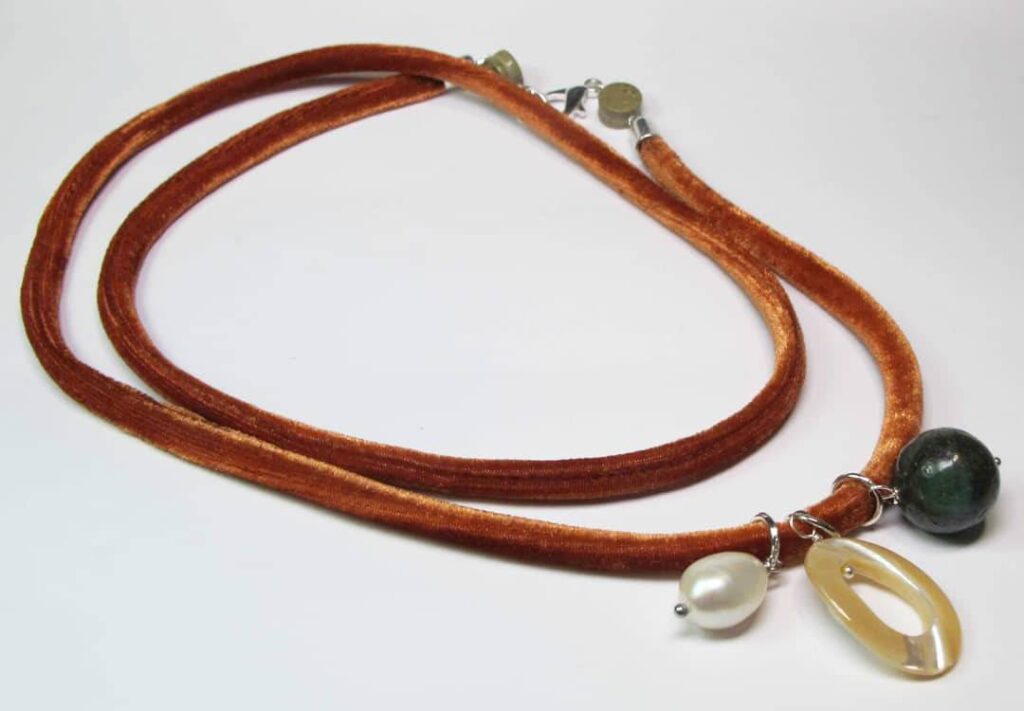 Velvet necklace with baroque pearls, Tahiti mother of pearl and African jade