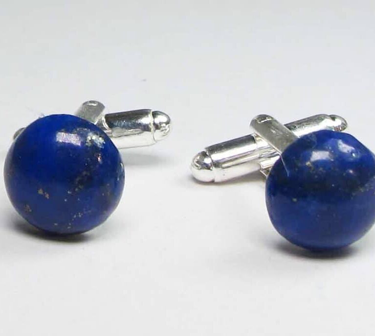 Cufflinks with cabochon lapis lazuli