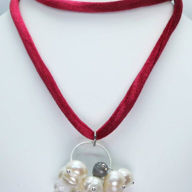 Red velvet necklace with baroque pearls and grey quartz