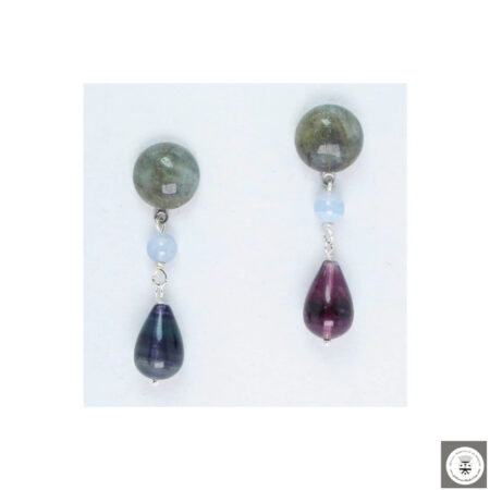 Orecchini con labradorite blue flash cabochon, calcedonio e fluorite