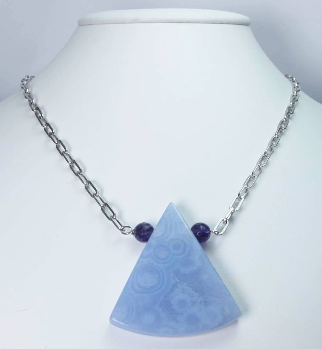 Necklace with chalcedony and amethyst