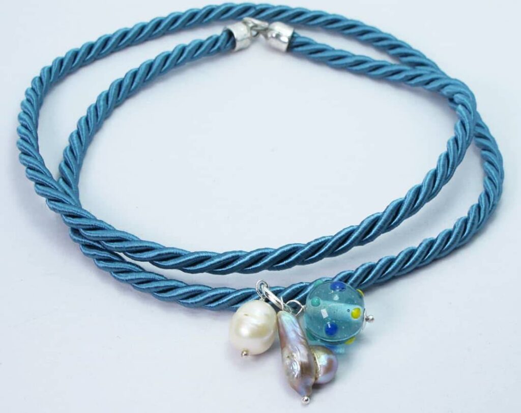 Blue avion silk necklace with baroque pearls and Murano glass