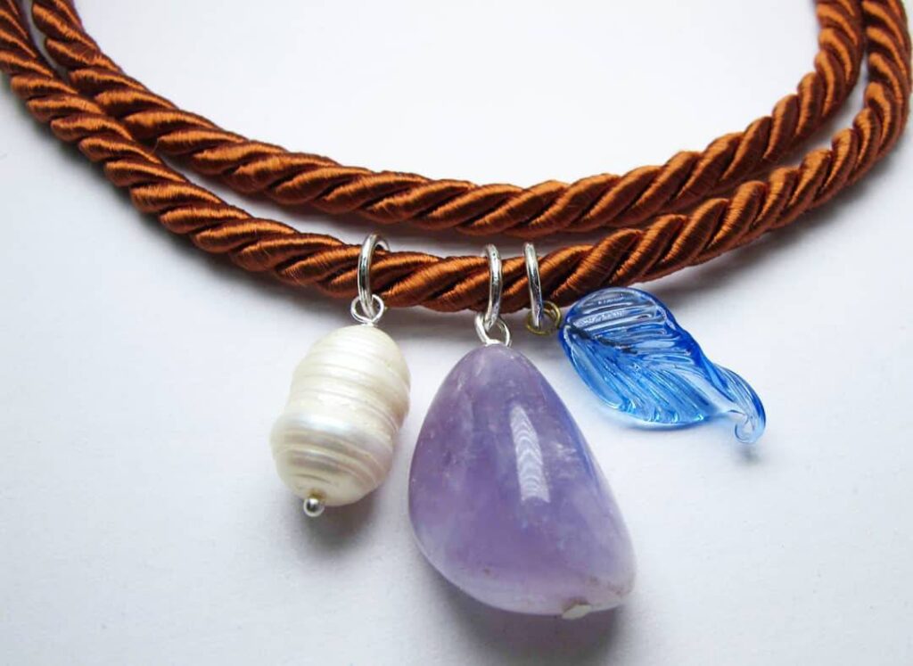 Dark orange silk necklace with baroque pearl, amethyst and swedish glass leaf