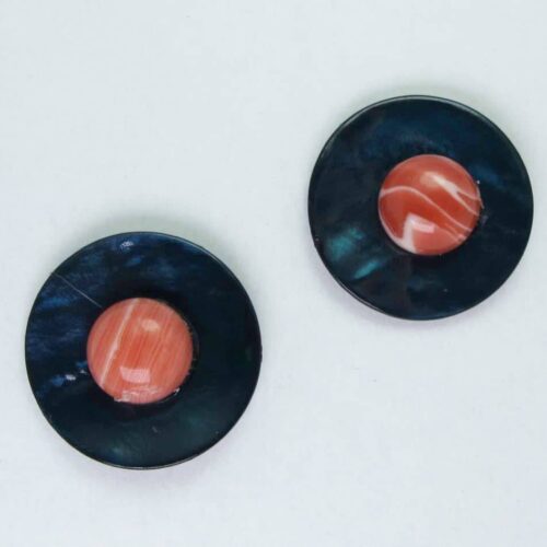 Earrings with petroleum Tahiti mother of pearl and cabochon rhodocrosite