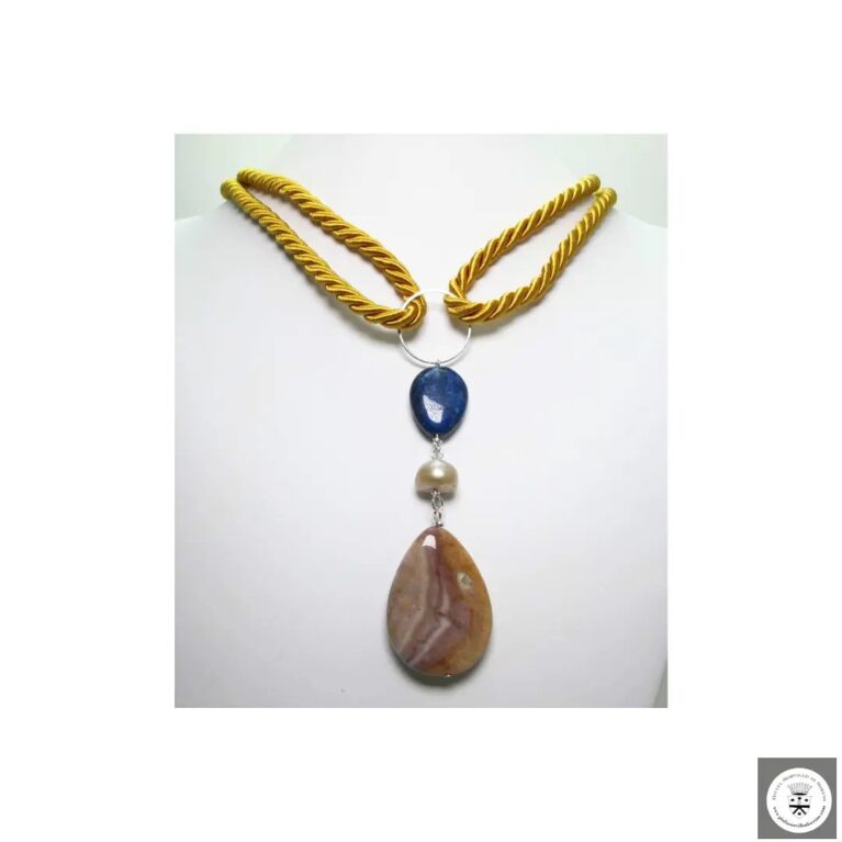 Collana in seta oro con diaspro, perla barocca e lapislazzulo