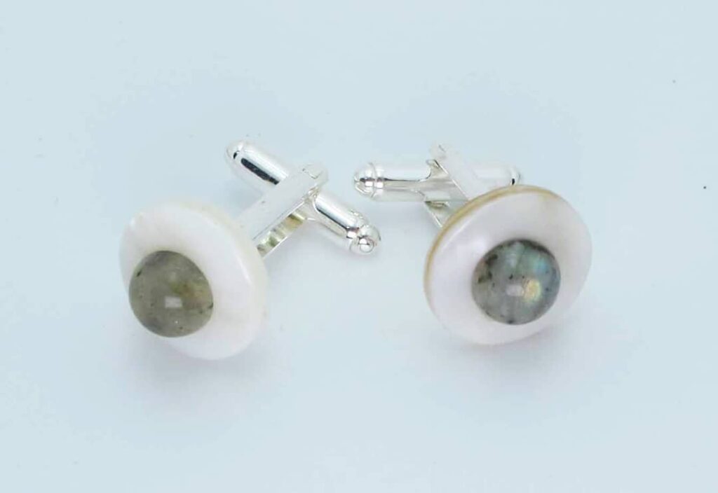 Cufflinks with mother of pearl and cabochon Jaipur labradorite