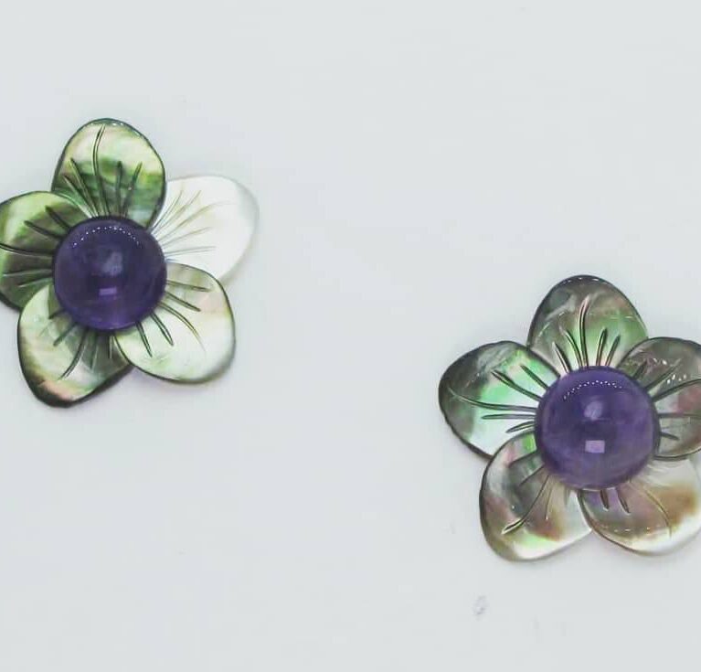 Flower earrings with black carved Tahiti mother of pearl and amethyst cabochon